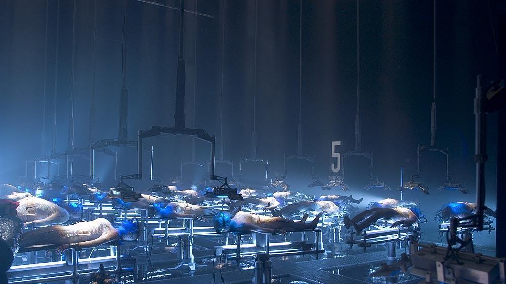 科学与伦理的边界：电影《逃出克隆岛》的深度探讨