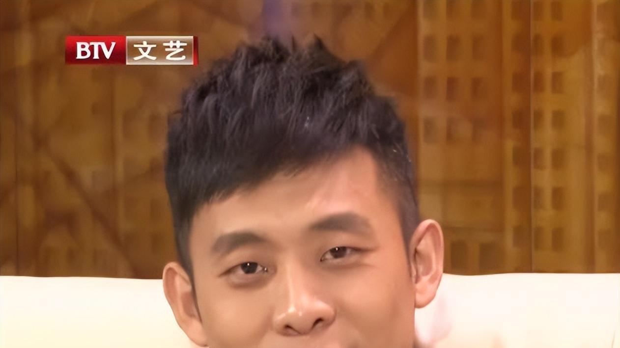 演员张译：娶旺夫的钱琳琳，不惧女方二婚带娃，结婚17年宠妻如宝