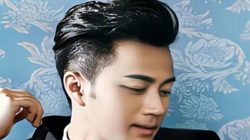 身为70后的他，依旧帅气逼人，影视不老男神刘恺威