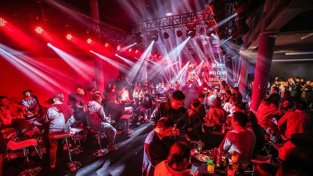 男过三十，远离这四种圈子，是非和家庭矛盾都来源于此