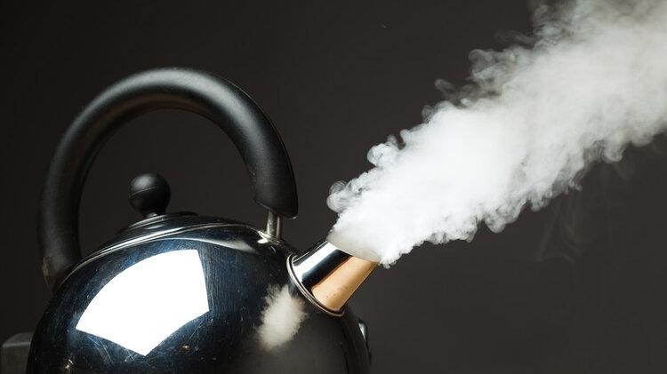 长期喝\电热水壶\烧的水，重金属超标还致癌？3种水才真的要少喝