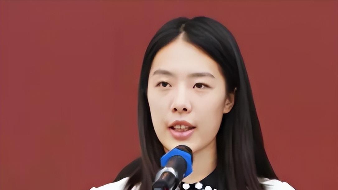 董小姐近况曝光：被停职后深夜失眠，点赞微博将追究摄影师责任