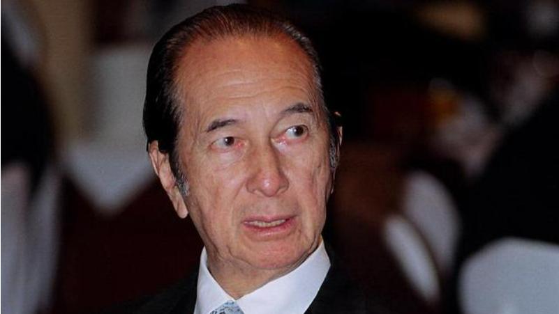 他的一生见证了国家的动乱与繁荣，也经历了自身的落魄与巅峰