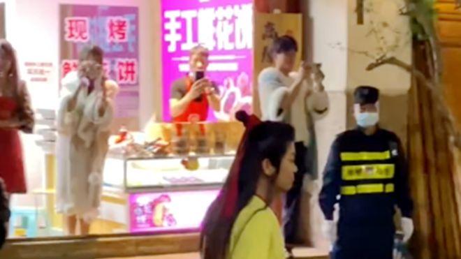 《青春环游记》在云南录制被偶遇，高叶像“牛夫人”，王宝强像哪吒