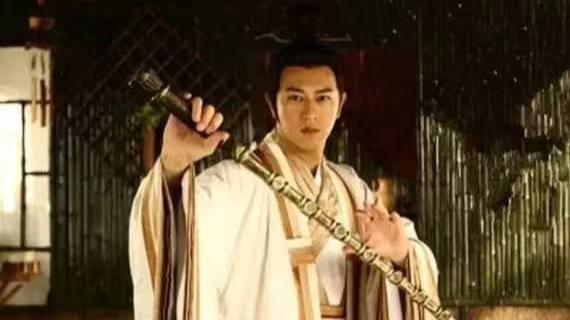 天下霸唱笔下金刚伞总共有四柄，第四柄谁人打造暂时未明