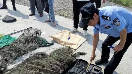 “即使是承包的鱼塘，也不可非法捕捞”捕鱼的老安被“捕”了!