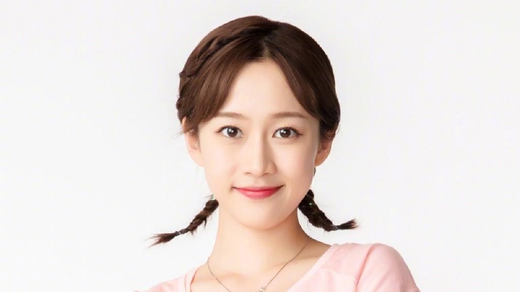 《巴啦啦小魔仙》中的严莉莉扮演者刘美含坚毅追梦，再次落选《浪姐》也不放弃