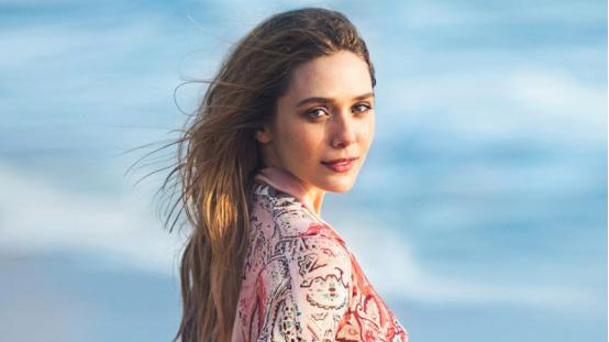 漫威宇宙中的绯红女巫，从小就参演过戏剧，曾接受多年的培训