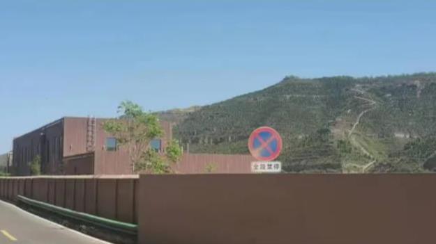 后续！壶口瀑布建2米高围墙引争议，文旅局回应了