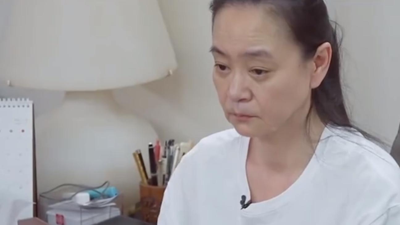 刘雪华独居10年，她的背后藏着一亿人的痛苦