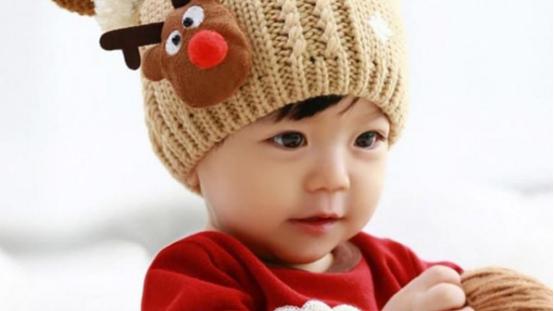 婴儿很喜欢出去，只要是有阳光的日子，不妨带婴儿到屋外散步