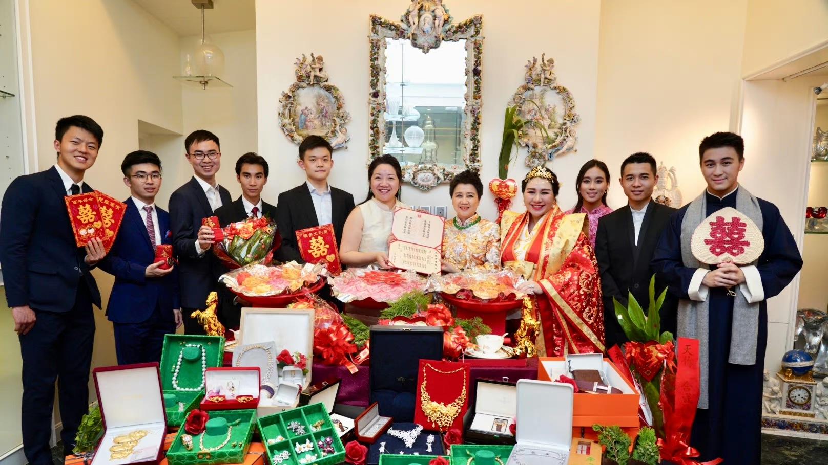 从何超莲婚礼，看赌王三姨太和四姨太的差距。