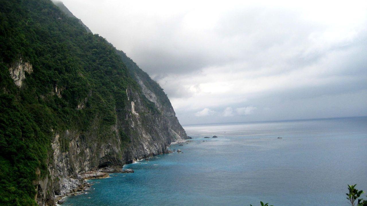 美军踩踏红线，200名美军入台，关键时刻，中国修改战时征兵条例