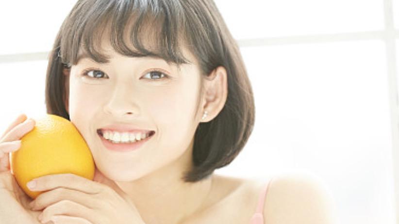 我穿成恶毒女配时，竟和男主在婚房里，为了避免死亡结局，我决定生米煮成熟饭……