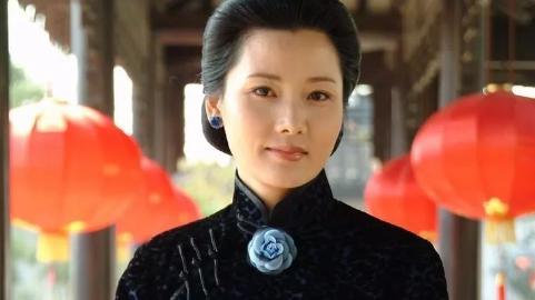 父亲为她成长终身不娶，到底有多大本事，一起看看吧