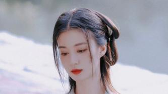 我和太子的白月光同时被绑架，他救了白月光，我重生后嫁给了他的死对头