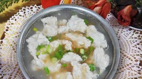 品味粤菜中的精华，鱼羹汤，一道承载着深厚文化底蕴的美食