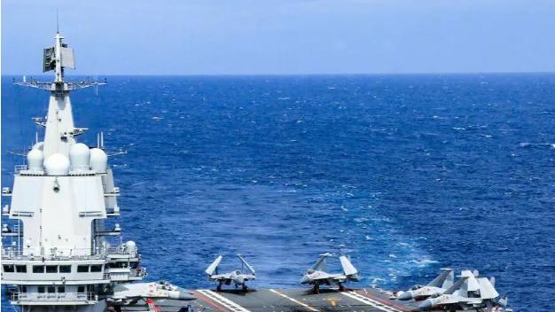美航母向山东舰突进，台出动防空反舰部队，054与台舰近距离对抗