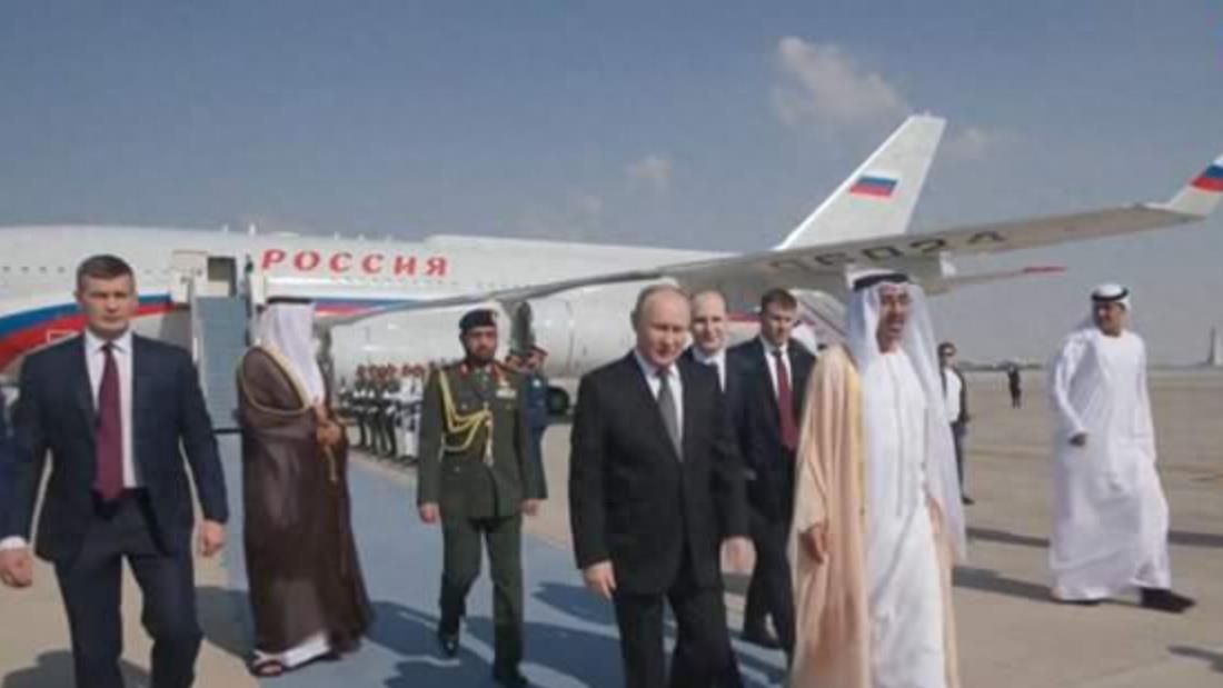 普京闪电外访中东，俄4架苏-35S全程护航，保障总统专机飞行安全