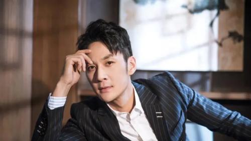 帅气逼人，努力认真，男演员张陆