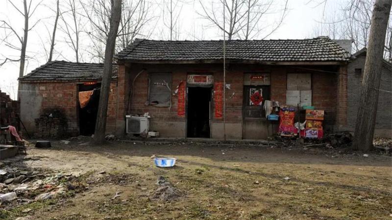 2022年，失独夫妻拿死亡证明挨个去银行寻找亡子存款，结果如何