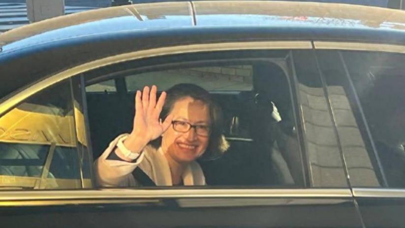 贪生怕死，萧美琴竞选乘坐防弹车，安全第一，力图安保万无一失！
