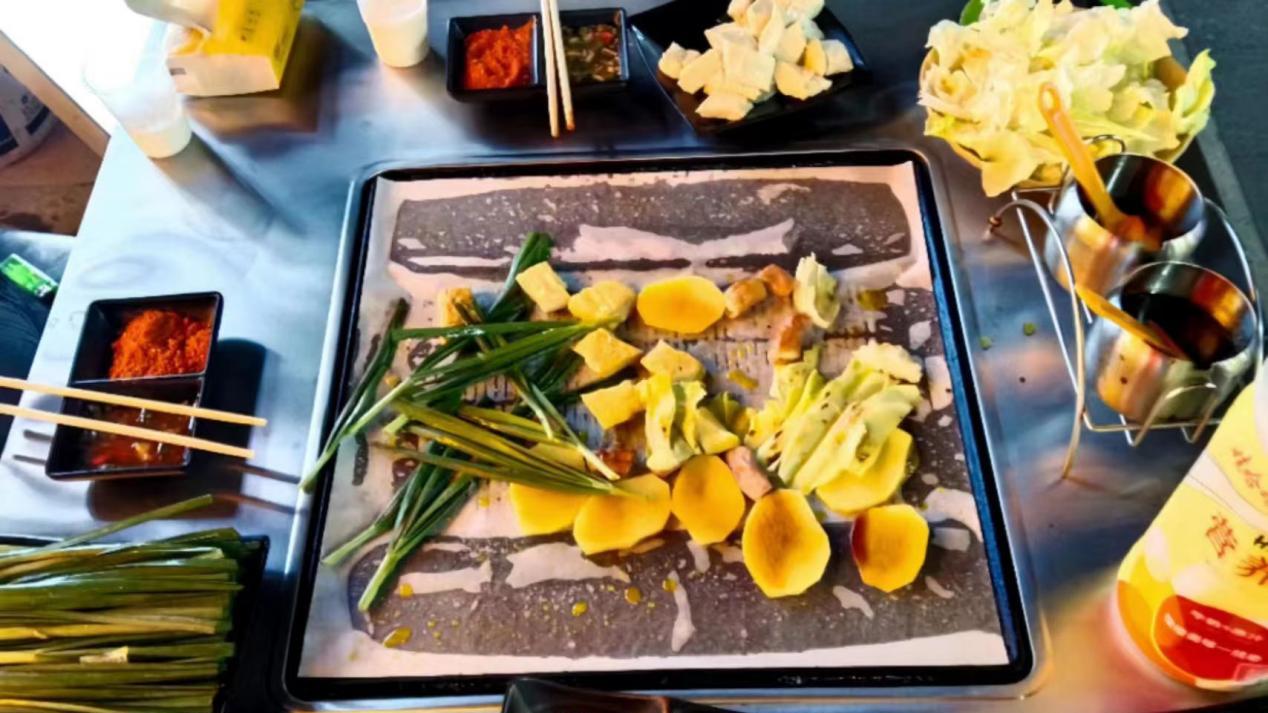 寻访黔味美食之旅， 品尝贵州美食，感受黔味文化的千姿百态