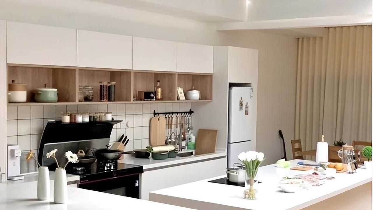 想装开放式厨房？油烟问题要解决，内行人告诉你选对集成灶很关键