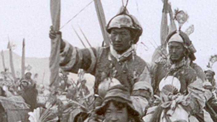 西藏解放前的农奴有多惨，少女身体是主人的，敢反抗就被制成唐卡！