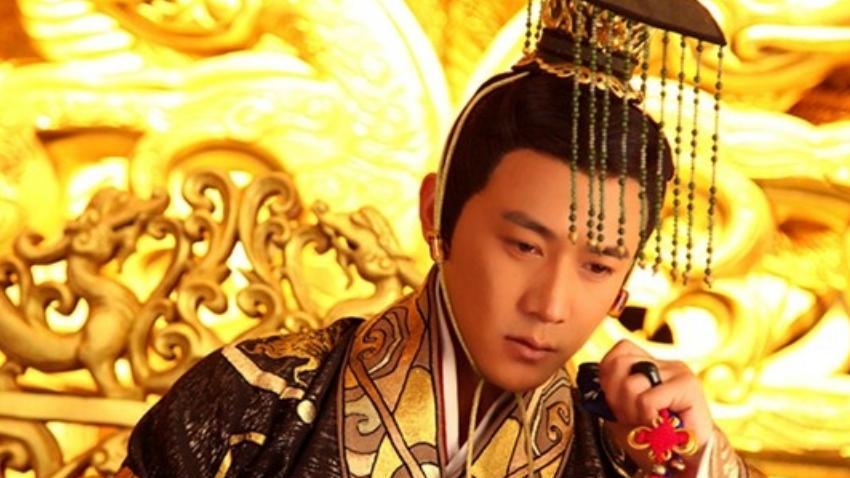 看到刘盈借酒浇愁而死，才明白汉成帝因赵飞燕纵欲而死的无奈