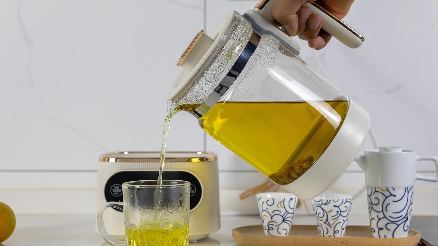 用了欧盟认证安全的宫菱电热水壶才知道，原来花茶正确泡法是这样