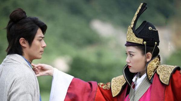 《笑傲江湖》：经典武侠聚集，剧情扣人心弦，制作精良程度堪称完美！