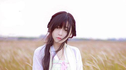 穿书成惨死的绝色美人，为了苟活给自己画「丑妆」，没想到我都丑了，也不安全