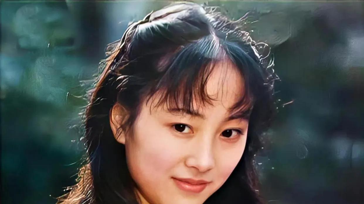 董智芝：长得漂亮戏也好，嫁圈外丈夫，息影后被丈夫宠成宝