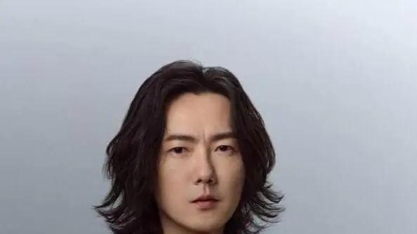 黄义达和唐嫣经纪人低调结婚，甜蜜同居被偷拍曝光！