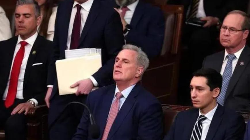 219票: 210票！美众议院通过法案，拟拨款8860亿美元，全面掀起抗华态势