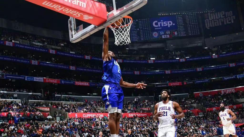 乔治回归快船阵容，双星阵容如今合体，但快船还是很难拿下胜利