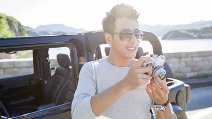 娶了富二代校霸的娇嫩美妈，读书时我叫了他3年爹，今后，他要叫我一辈子爹！