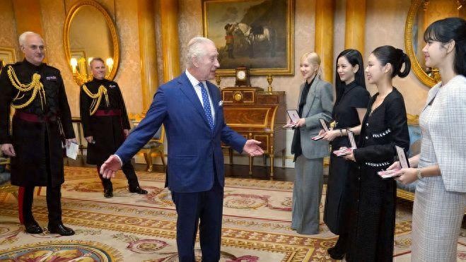 英王嘉奖顶流女团，尹锡悦谦虚自嘲，韩流文化辅助外交成果