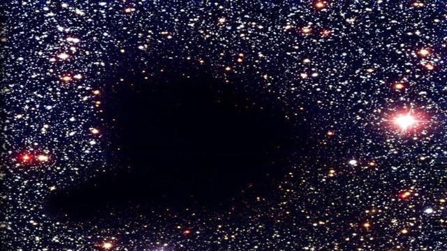 韦伯望远镜发现恒星正在消失，和宇宙空洞有关，宇宙在超光速膨胀