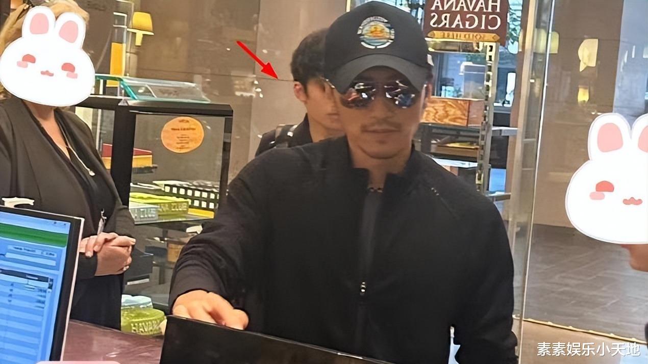 谢霆锋和大儿子正面照公开：和父亲一样高，Lucas卷发很帅气