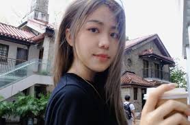 如果你身边有一个和你同名同姓，但比你帅，比你有钱，比你优秀的人，你会怎么办？