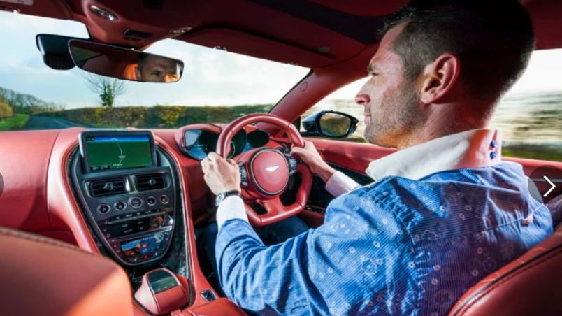 阿斯顿·马丁DB11 AMR：超越极致的豪华跑车