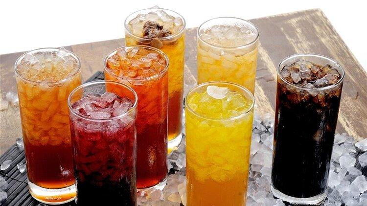 年龄越大，骨头越松？提醒：远离3种食物，骨头强如“金箍棒”