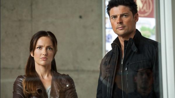 为了大义，暂时放下个人感情，这是最好的选择