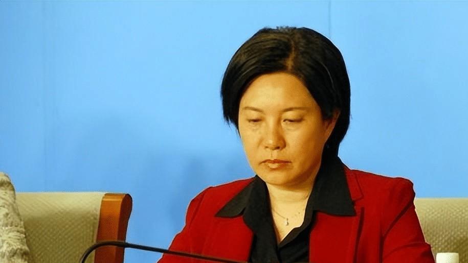 花费五百万去整容，胁迫男下属进行性贿赂，女贪官们的唯一共同点！