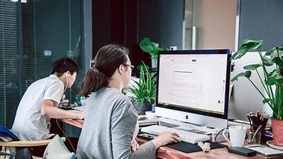 在工作中，领导面前切忌说这3句话：智慧和谨言慎行的关键