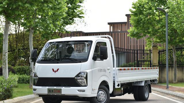 6万多入手五菱龙卡，车长近6米，C1驾照驾驶，车主说出一些真心话