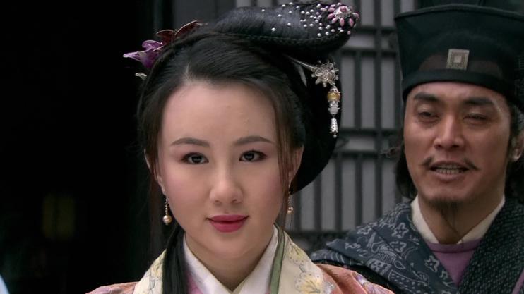 《水浒传》中一丈青扈三娘嫁给矮脚虎王英的原因是什么？