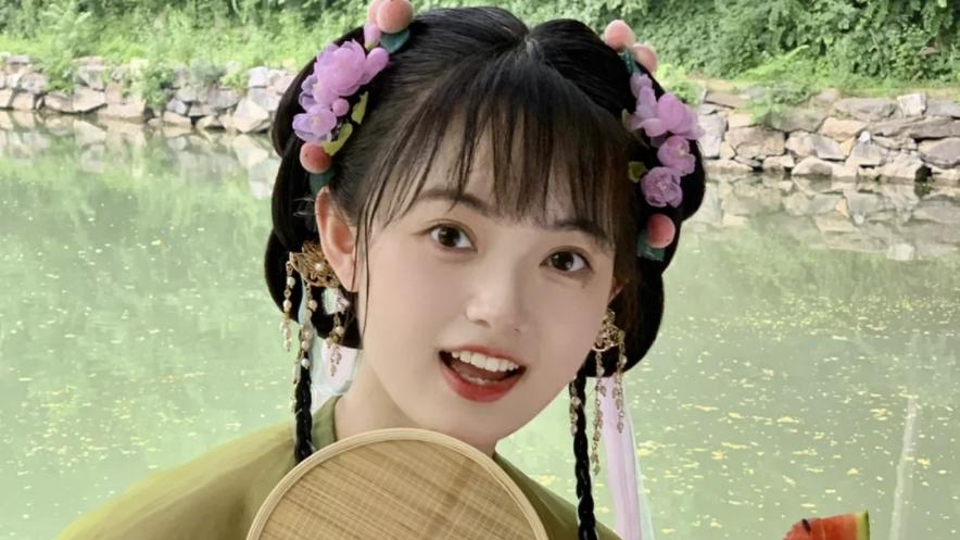 父亲入赘后，不仅害死了祖父、母亲，侵占了我家的一切，还逼我嫁给求娶继妹的废物皇子